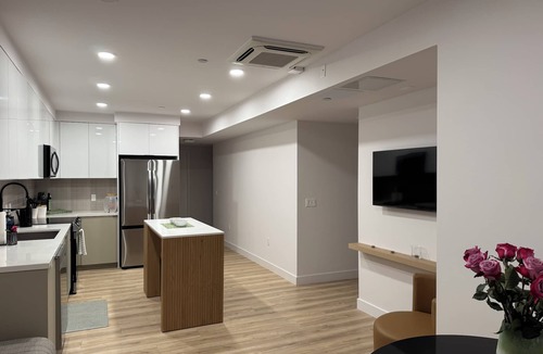 Beverly Grove Apartment | Where Los Angeles comes alive elevated living in room C