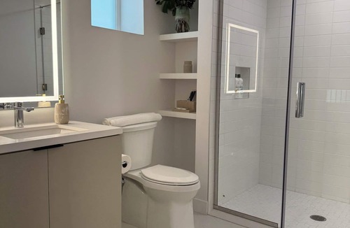 Beverly Grove Apartment | Where Los Angeles comes alive elevated living in room C