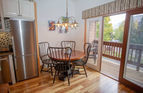 Crested Butte Condo | Whetstone Chalet, Golf, Private Lake, XC Ski, Bike trail to Town!