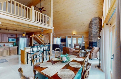 Lake City House | Whispering Pines Cabin - Beautiful Cabin with Plenty of Room for Everyone