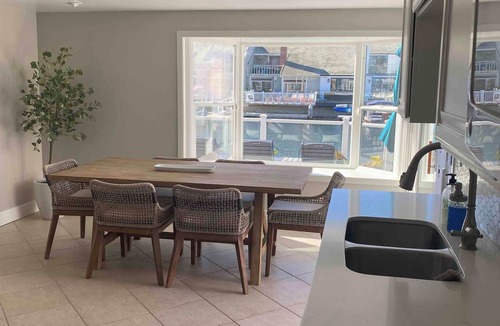 Channel Islands House | WhyKnot: Oxnard Waterfront Canal Home