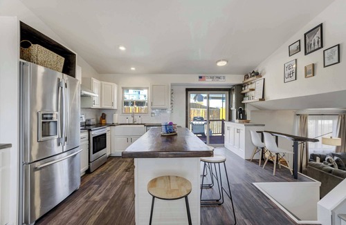Cheyenne Meadows House | Wild Rose! Outdoor Retreat with BBQ & Fire Pit