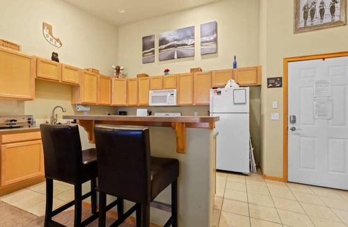 Wildernest Condo | Wildernest 2BR Condo: Trails 5 Ski Resorts Nearby