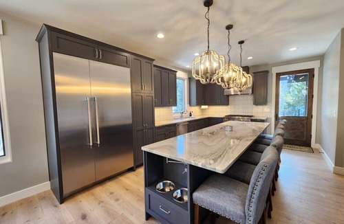 Estes Park House | Wildflower Retreat- Large Family Home! Close To The RMNP Less than a 4 Minute Drive! With Hot Tub!