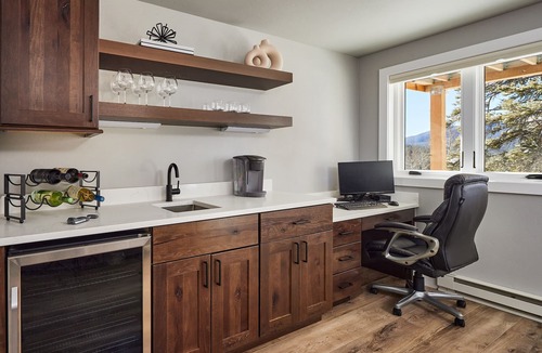 Baldy Mountain House | Wildflowers to Powder - Private Hot Tub and Resort Views - Sleeps 12 in luxury!