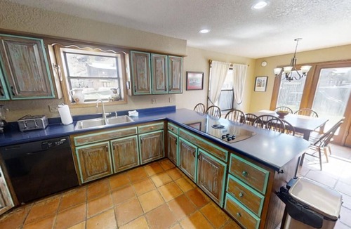 Red River House | Wildwood - Updated - Under New Management - In Town - Washer/Dryer - Fire Pit -
