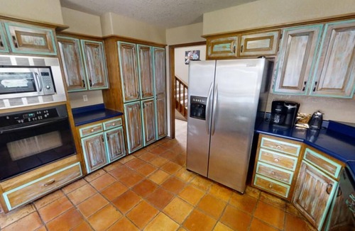 Red River House | Wildwood - Updated - Under New Management - In Town - Washer/Dryer - Fire Pit -