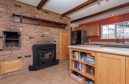Lander House | Wind River Place- Mountain views, Spring Season!