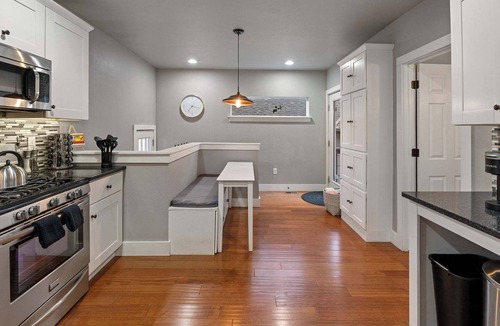 Windsor House | Windsor Hot Tub House - Near Lake, Park and Breweries!