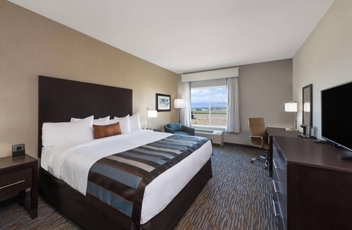 Loveland Hotel | Wingate by Wyndham Loveland
