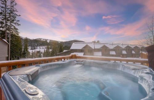 Winter Park House | Winter Park Resort Villa 200 I Private Hot Tub I Great Views I Bunk Room I Activity Program