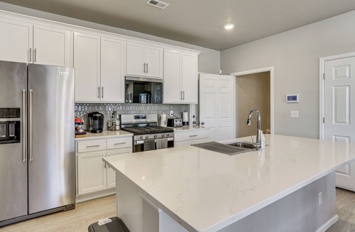 Aurora House | Work, Play & Explore Denver! Townhome Near Airport