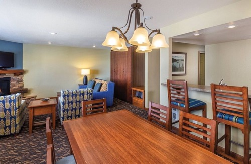 Tahoe Village Resort | WorldMark Lake Tahoe - 2 Bedroom Tahoe 3
