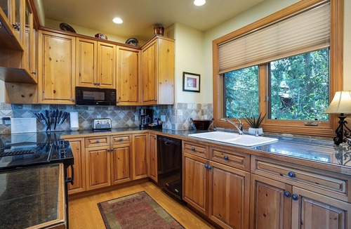 Steamboat Springs House | X2839 | Vaulted Ceilings | A/C | Pool | Close to Slopes | Hot Tub