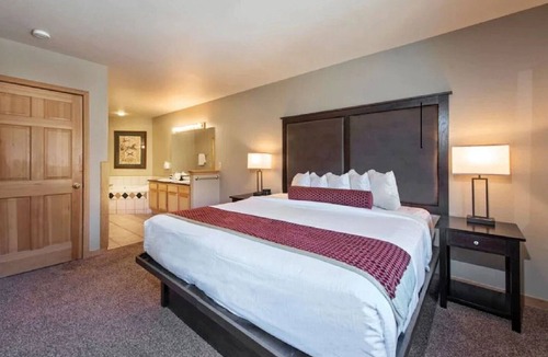 Four O'Clock Resort | XMAS SKIING IN Breckenridge, GRAND TIMBER LODGE 12/19/26 -12/26/26