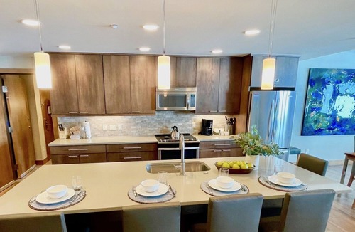 Peak 8 Apartment | XMAS WEEK Ultimate High Floor Upslope Facing Ski-In-Out 2,600sf 4BR,5BA