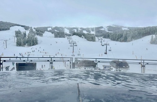 Peak 8 Apartment | XMAS WEEK Ultimate High Floor Upslope Facing Ski-In-Out 2,600sf 4BR,5BA