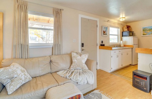 San Ysidro Apartment | Yard, Deck, Grill! Desert Hideaway By Jemez Canyon