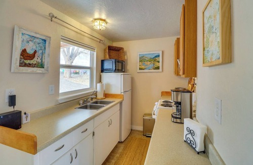 San Ysidro Apartment | Yard, Deck, Grill! Desert Hideaway By Jemez Canyon