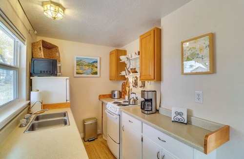 San Ysidro Apartment | Yard, Deck, Grill! Desert Hideaway By Jemez Canyon