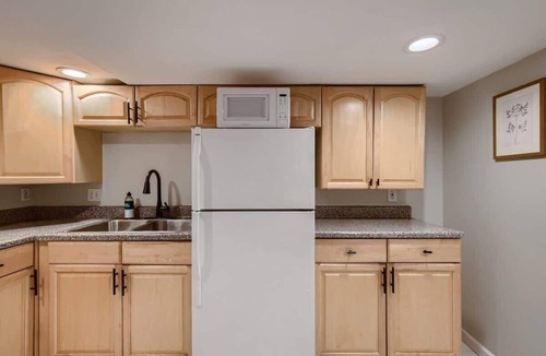 Congress Park Apartment | York by Modern Midstay/3 Blocks to Cheesman #NYB