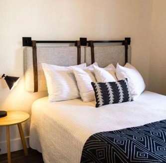 Mariposa House | Yosemite Cottage Retreat- Half Block to Downtown