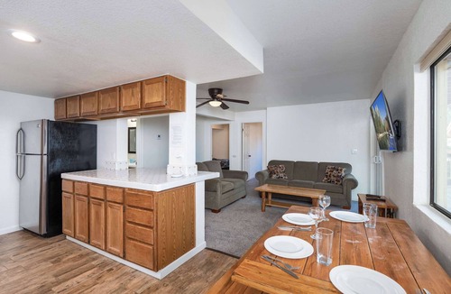 Yosemite West House | Yosemite West Home Inside Park Gates Sleeps 6