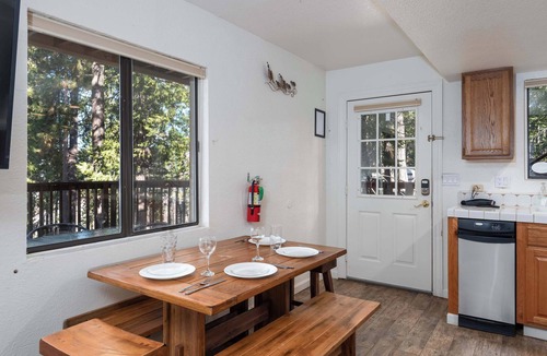 Yosemite West House | Yosemite West Home Inside Park Gates Sleeps 6