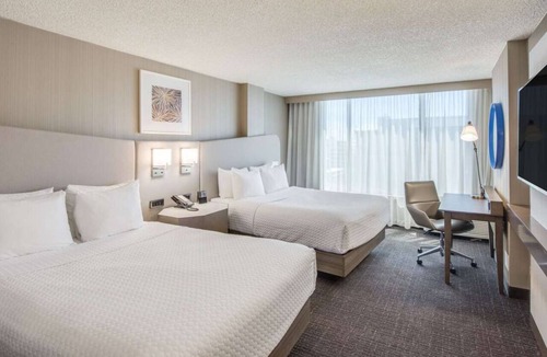 Downtown Denver Hotel | You Found it! 2 Comfortable Units and Close to Denver Art Museum