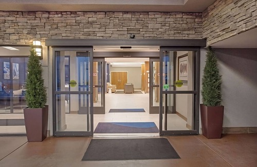 Downtown Denver Hotel | You Found it! 2 Comfortable Units and Close to Denver Art Museum