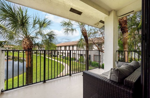 Delray Beach Apartment | Your Delray Beach Oasis: Lakeview