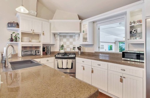 Paso Robles House | Your Downtown Oasis Getaway: The Paso Palm House