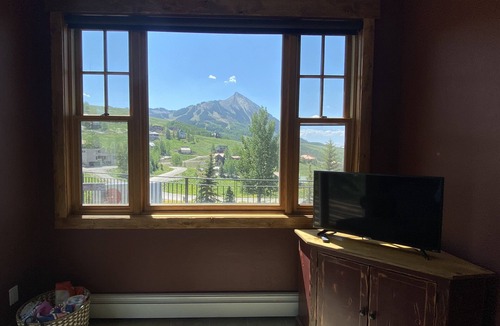 Mount Crested Butte House | Your family wants to relax in the mountains from the deck @ Montaña Azul, Mt CB!