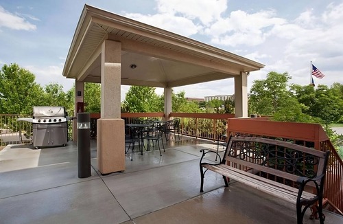 Golden Hotel | Your Home Away From Home! Pet-Friendly Stay with Kitchenette!