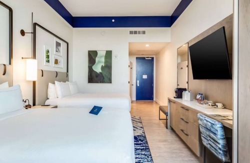 Ojus Hotel | Your Private Luxury Escape! Rooftop Swimming Pool, Pets Allowed!