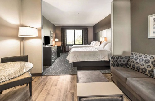 Milpitas Hotel | Your Silicon Valley Base | Rooftop Views & Fitness