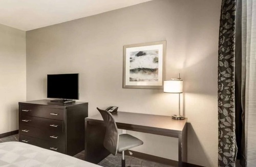 Milpitas Hotel | Your Silicon Valley Base | Rooftop Views & Fitness