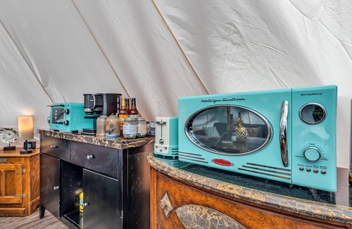 Los Gatos RV Rental | Yurt On Top - Swim, Hike, Glamp