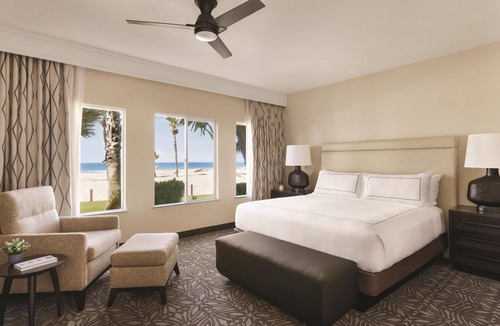 Oxnard Shores Resort | Zachari Dunes on Mandalay Beach, Curio Collection by Hilton