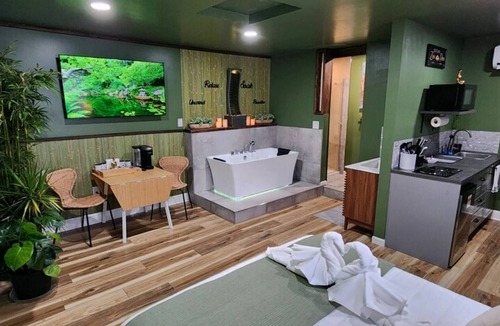 Midtown Apartment | Zen Retreat-Jacuzzi, kitchenette, Walk to fun
