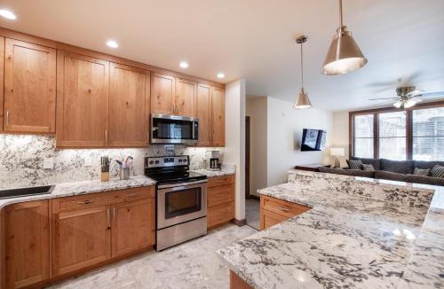 Winter Park Apartment | Zephyr Mountain Lodge, Condo - Ski-In Ski-Out Village Corridor View Premium-Rated Condo 2310