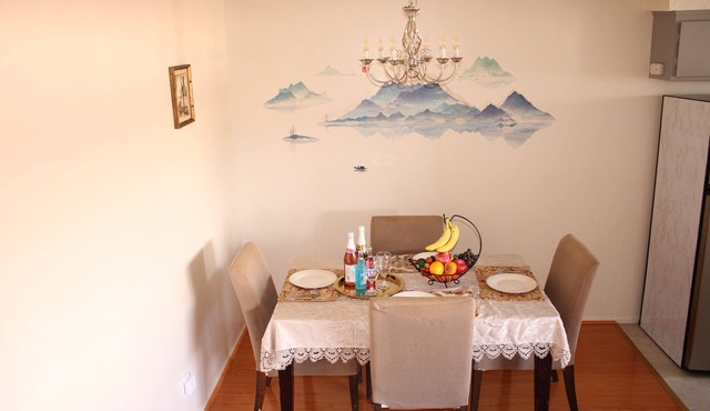 1-bedroom apartment with WiFi, AC/pet family friendly/private parking