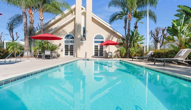 1-Bedroom Suite w/Full Kitchen & Outdoor Pool: 2.7 mi to Craig Regional Park