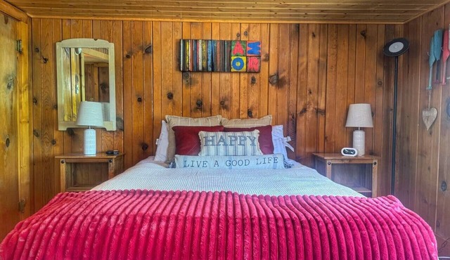 1 BR with sunroom-walk to beach