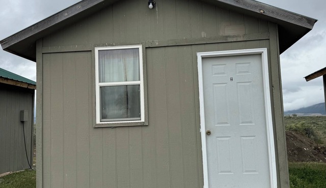 1 Room Cabin in Dry Creek Basin.