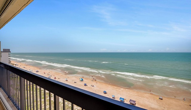 10th Floor Oceanfront Condo, 3BR/3BA, Panoramic Views, Game Room w/Pool Table