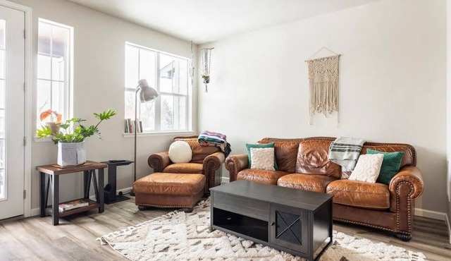 15 min to Red Rocks! - Entire 2 BR/3.5 Bath Home