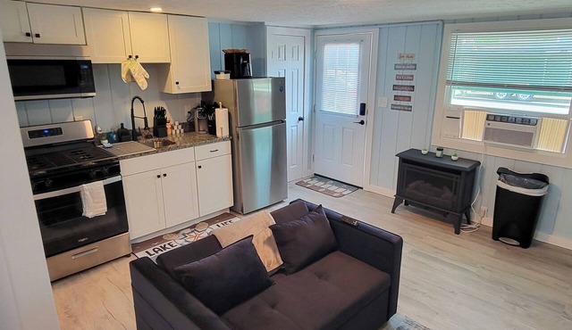 1st Floor Beach Access Studio Apartment U12 in Geneva