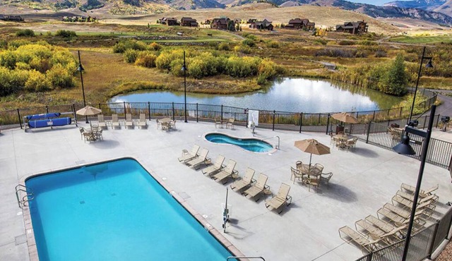 2 Bedroom Condo, Sleeps 6, Kitchen, at Rocky Mountain Preserve Resort!
