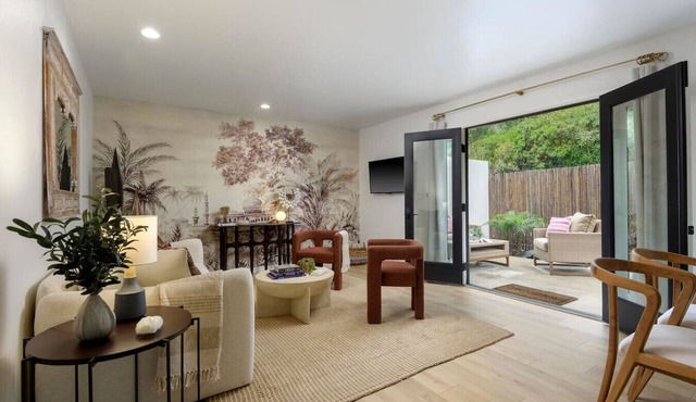 2 Bedroom w/patio near Santa Barbara